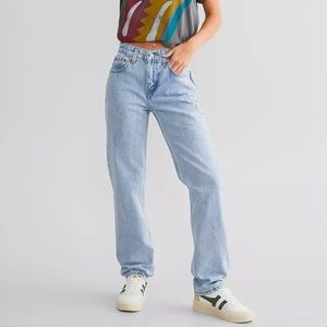 Levi’s • Low Pro Straight Jeans